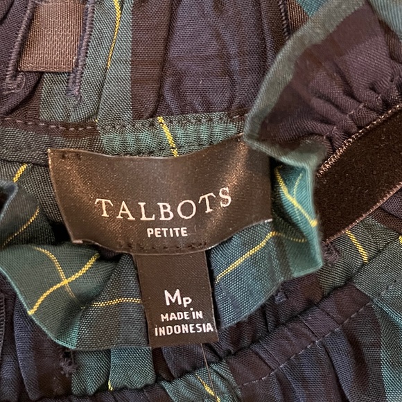 Sleeveless Plaid Blouse with Velvet Trim & Shimmery Button - Picture 5 of 8